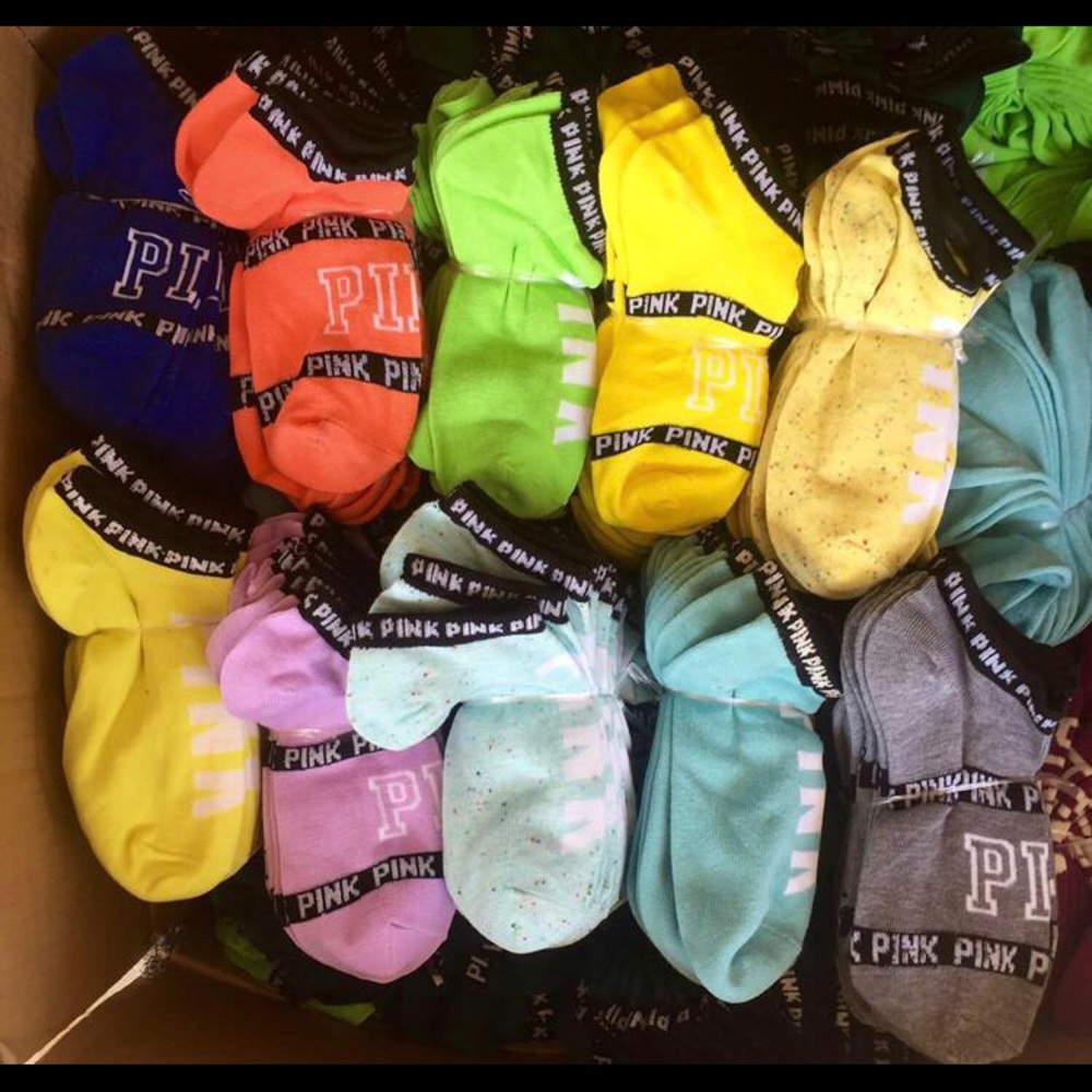 💕💕 VS PINK socks. Reserved ❤️❤️❤️